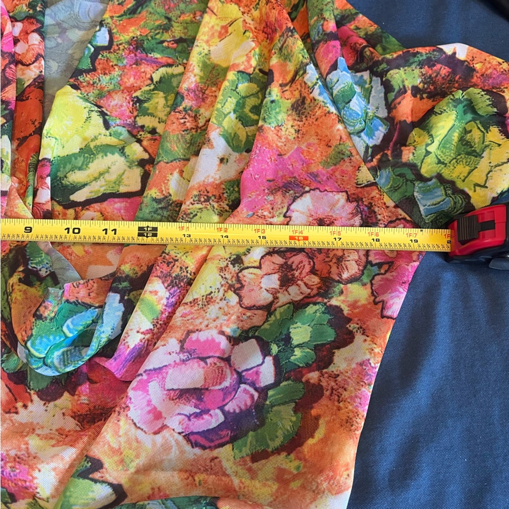 JULIETTE•COLORFUL SHEER DRAPING
BLOUSE.SIZE MEDIUM - Picture 12 of 14